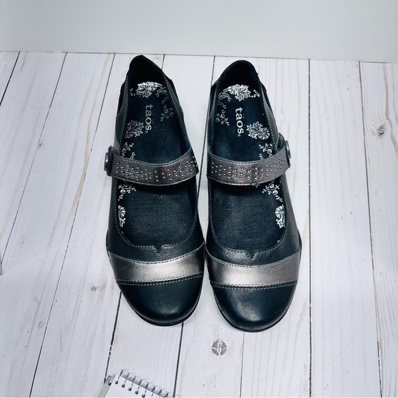 Taos Footwear Serenade Black and Silver Mary Jane Flats Size 8 US/39 EU - Picture 3 of 10